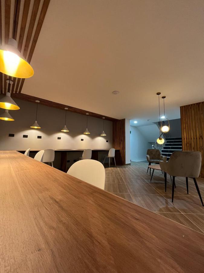 Hotel California City Medellín Extérieur photo