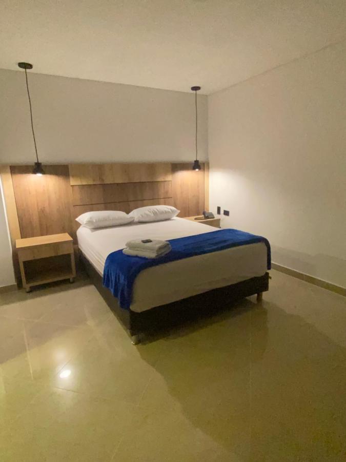 Hotel California City Medellín Extérieur photo