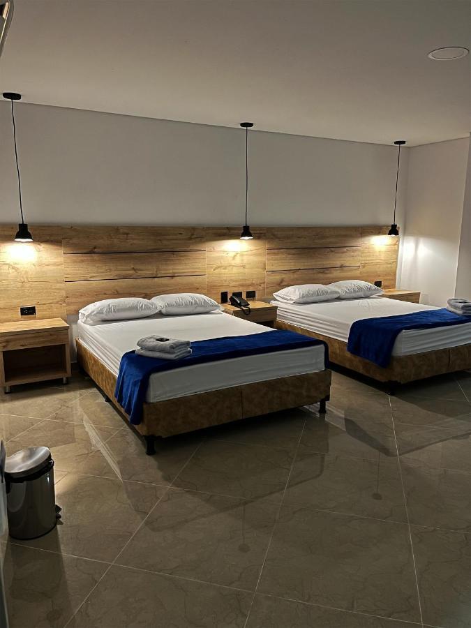 Hotel California City Medellín Extérieur photo