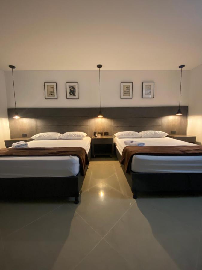 Hotel California City Medellín Extérieur photo