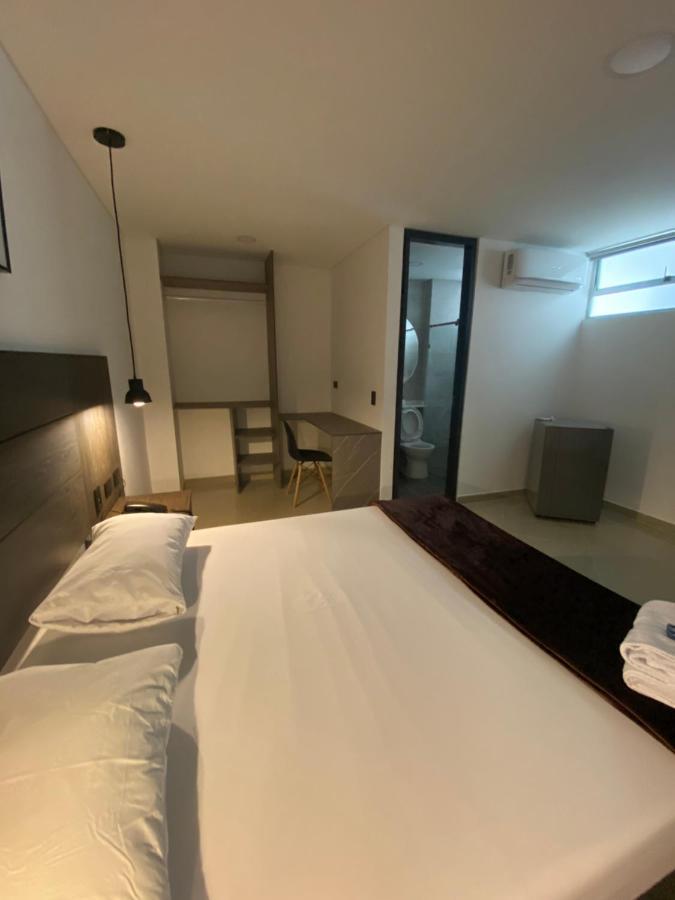 Hotel California City Medellín Extérieur photo
