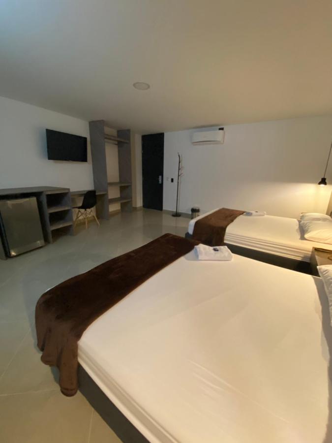 Hotel California City Medellín Extérieur photo