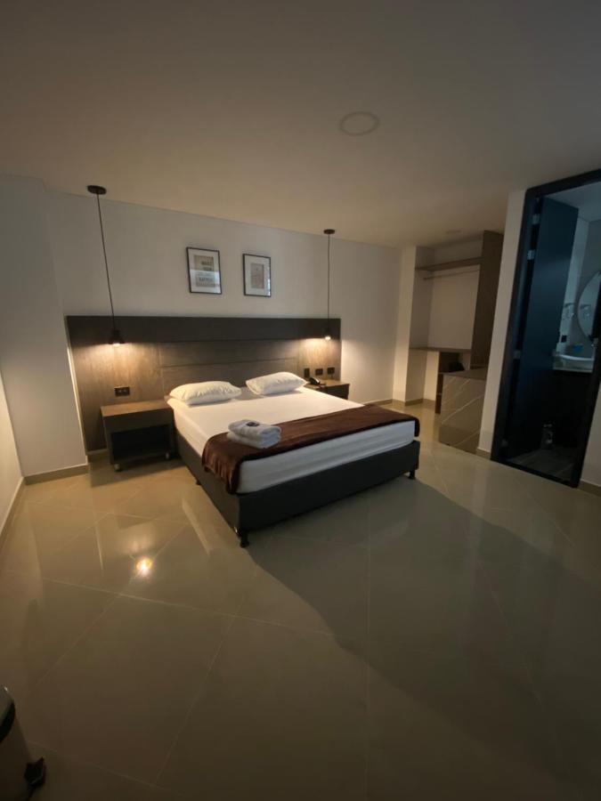 Hotel California City Medellín Extérieur photo