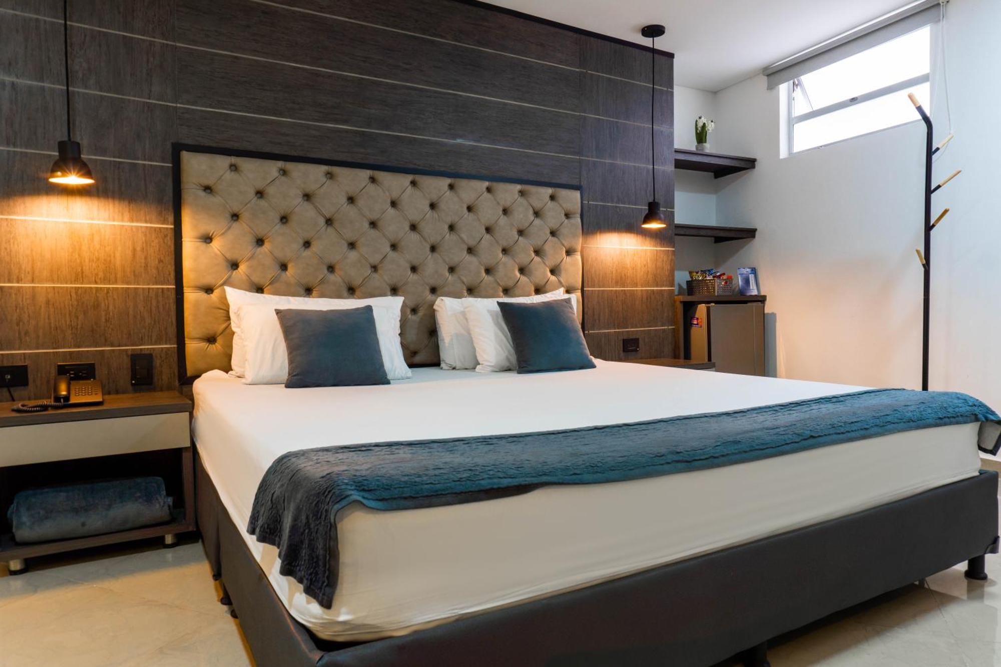 Hotel California City Medellín Extérieur photo