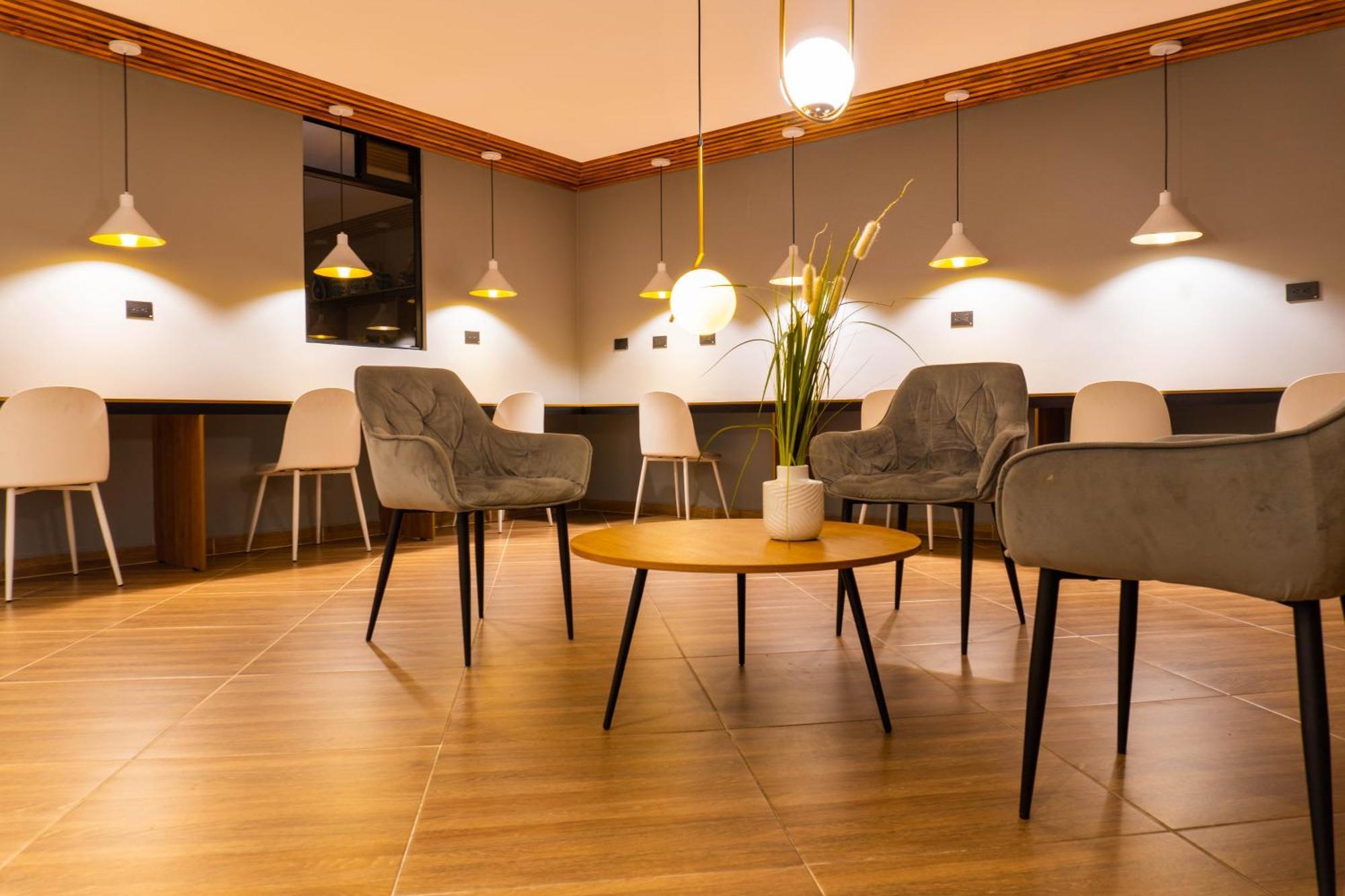 Hotel California City Medellín Extérieur photo