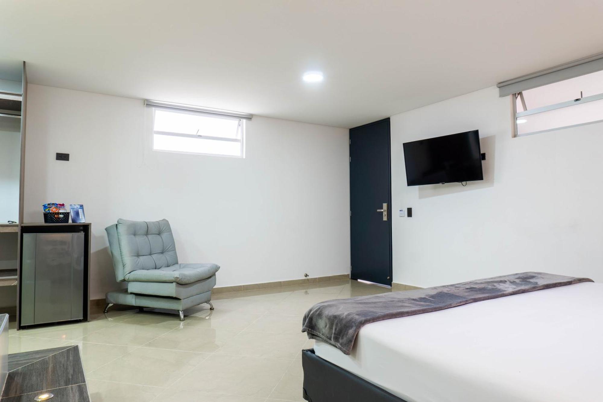 Hotel California City Medellín Extérieur photo